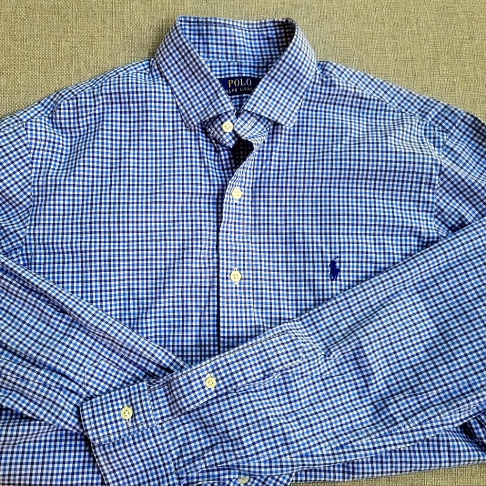 Ralph Lauren Men's Blue Classic button down shirt, size Large like new! Holidays
